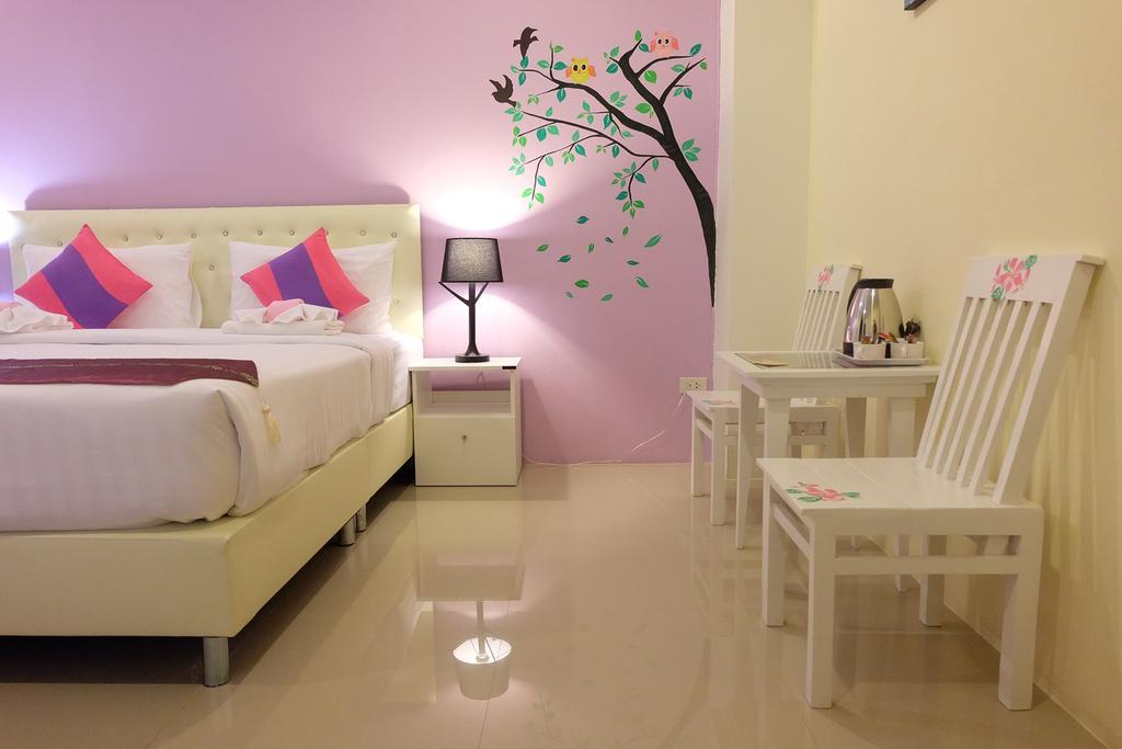 Petch Ranong @ Town Apartment Exterior photo